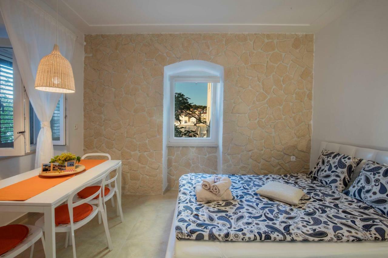 Season4All Apartments Mali Lošinj Buitenkant foto